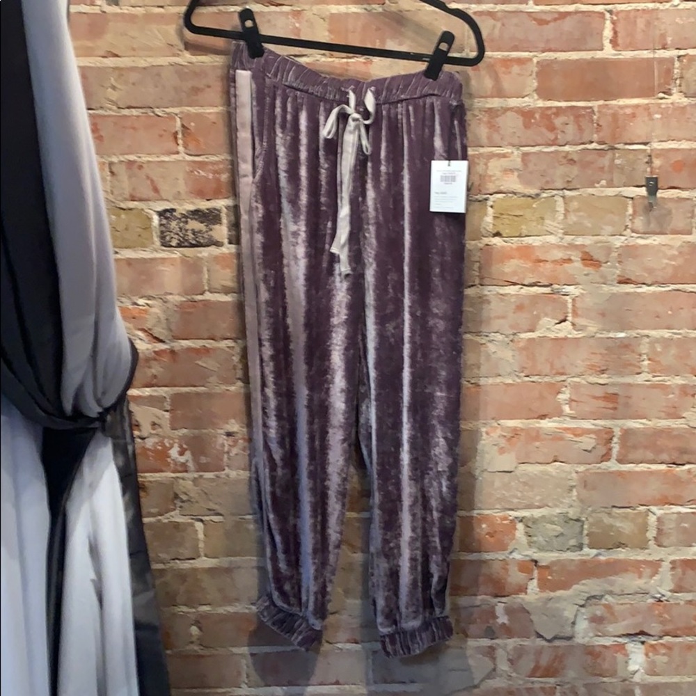 Bella Dahl velvet trimmed jogger Liquid Metal